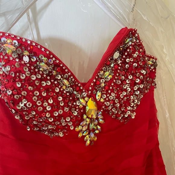 Like-NEW RED Evening Gown - Picture 2 of 2